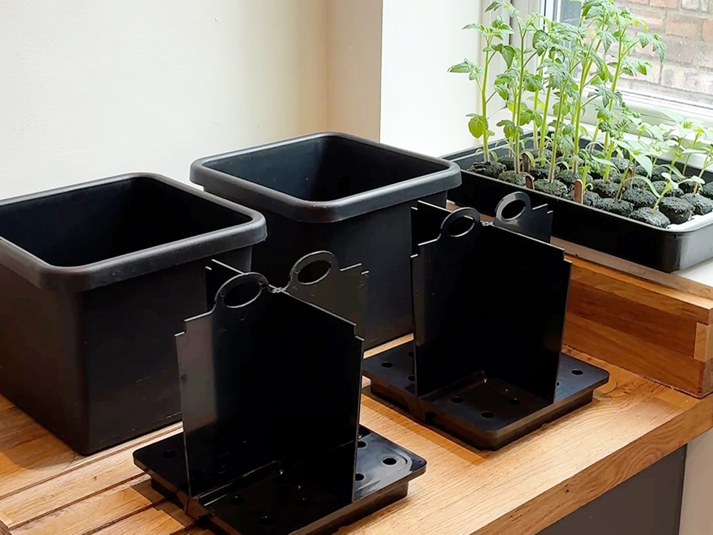 Time to get potting, we’re doing two pots here for an easy2grow module