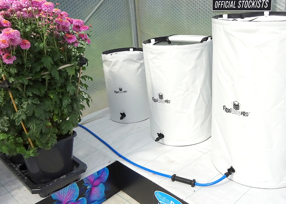 Above: Water Pro! Our heat and light reflective collapsible reservoirs
are a great option in hot or fluctuating temperatures